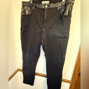 Abercrombie Super Skinny Hi Rise Ankle jeans 16/33 black w/faux leather accents